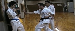 Entraînement de karaté au Japon